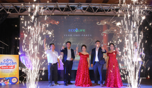 Sang trọng, ấm cúng Year End Party Ecolife: Here Comes The Sun